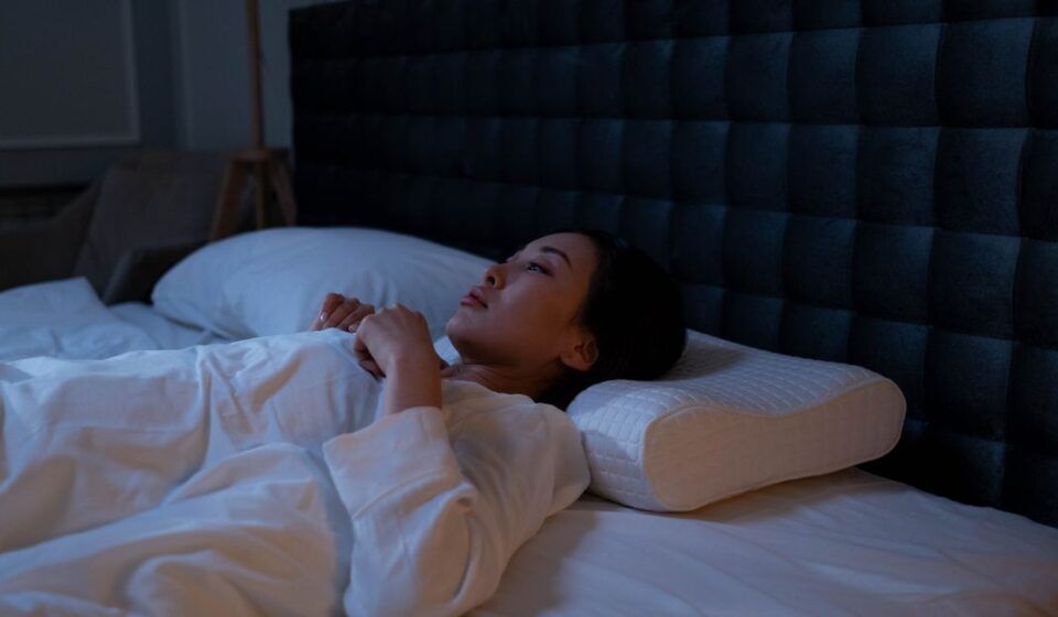 수면의 질이 떨어지는 이유, 스마트폰 말고도 흔한 3가지 생활 습관과 해결법